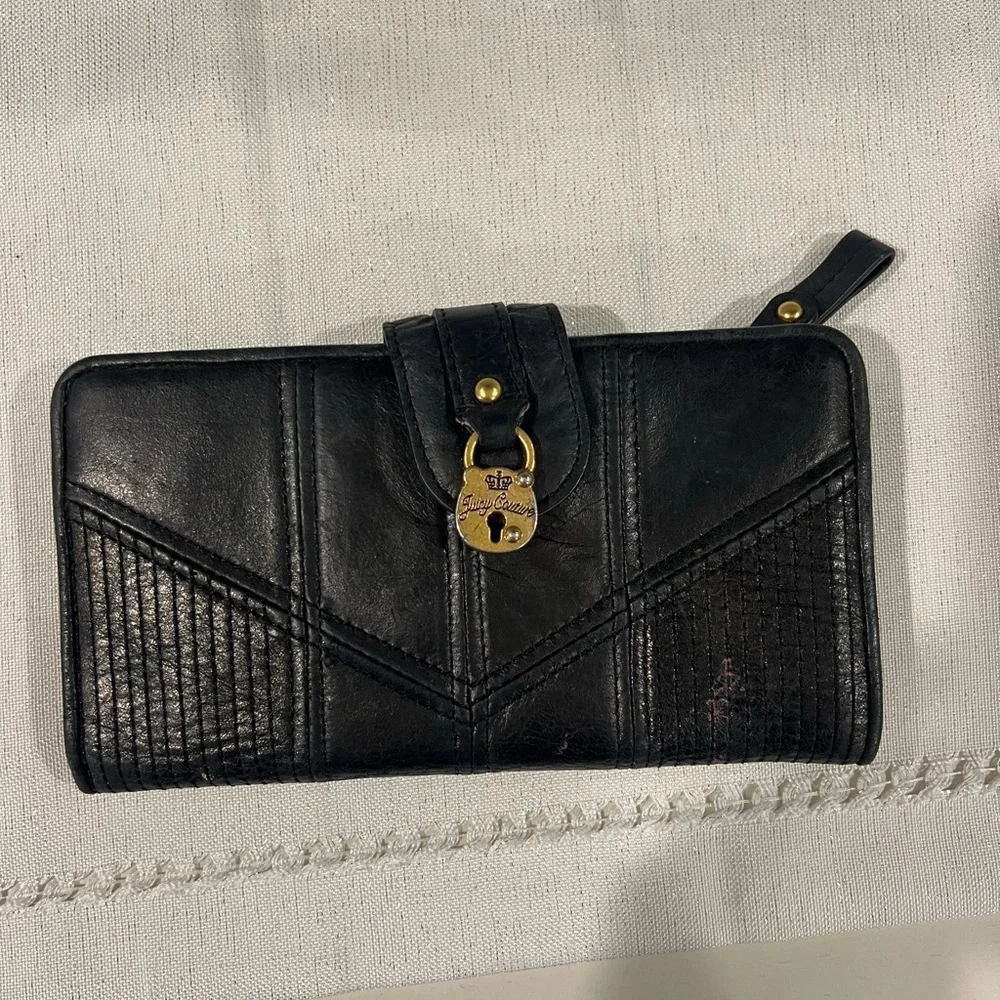 Juicy contour Black Leather Wallet